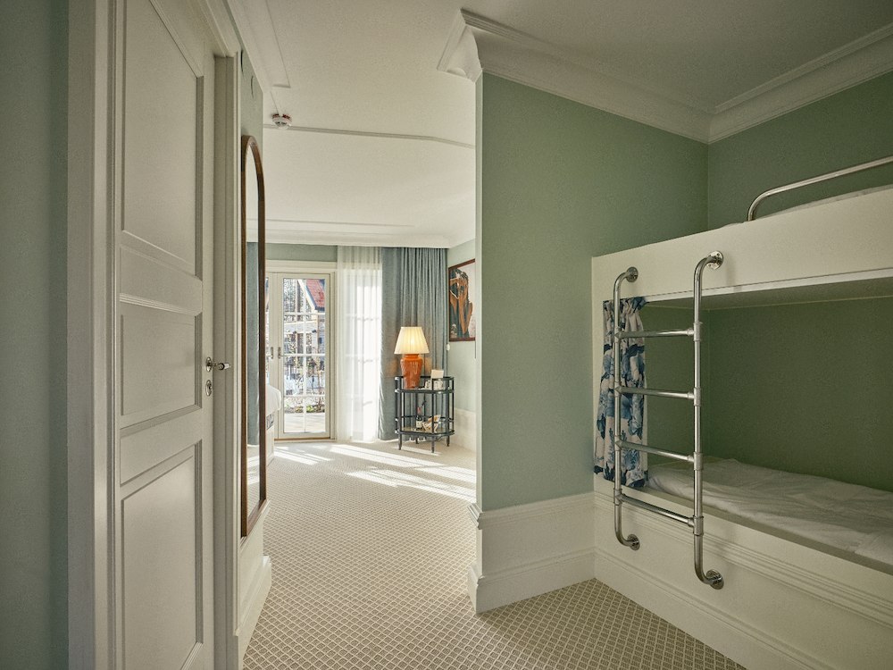 Sugar Club Family Porch