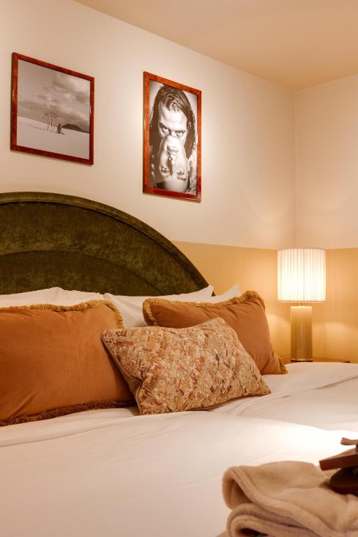 Lake View Accommodations