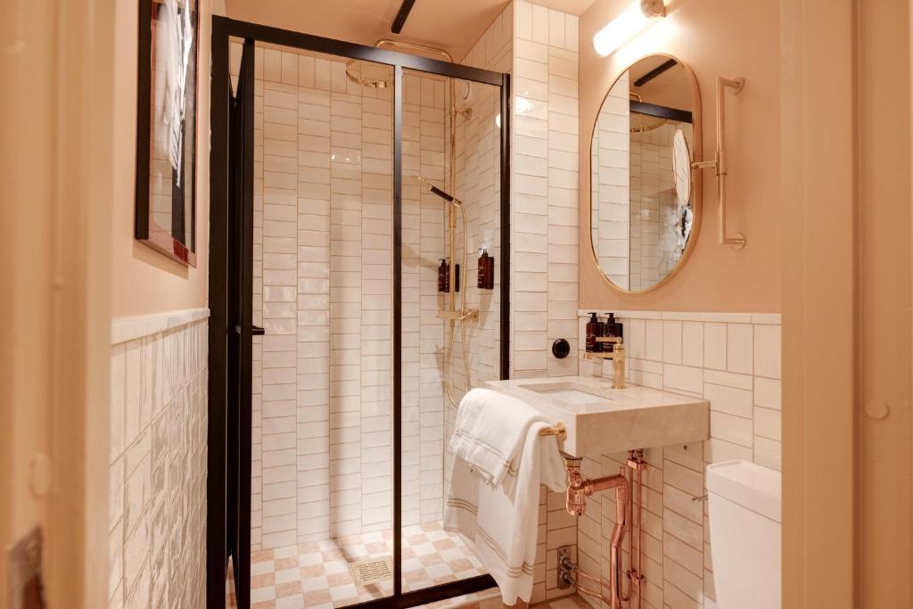 Pool Club & Spa Complex