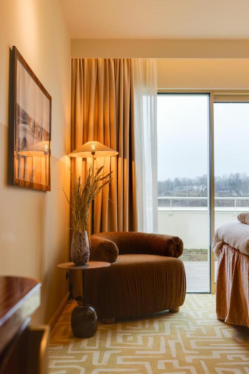 Country Club Gallery